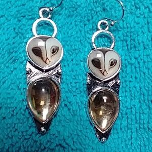 Cute owl wire earrings amber color stone